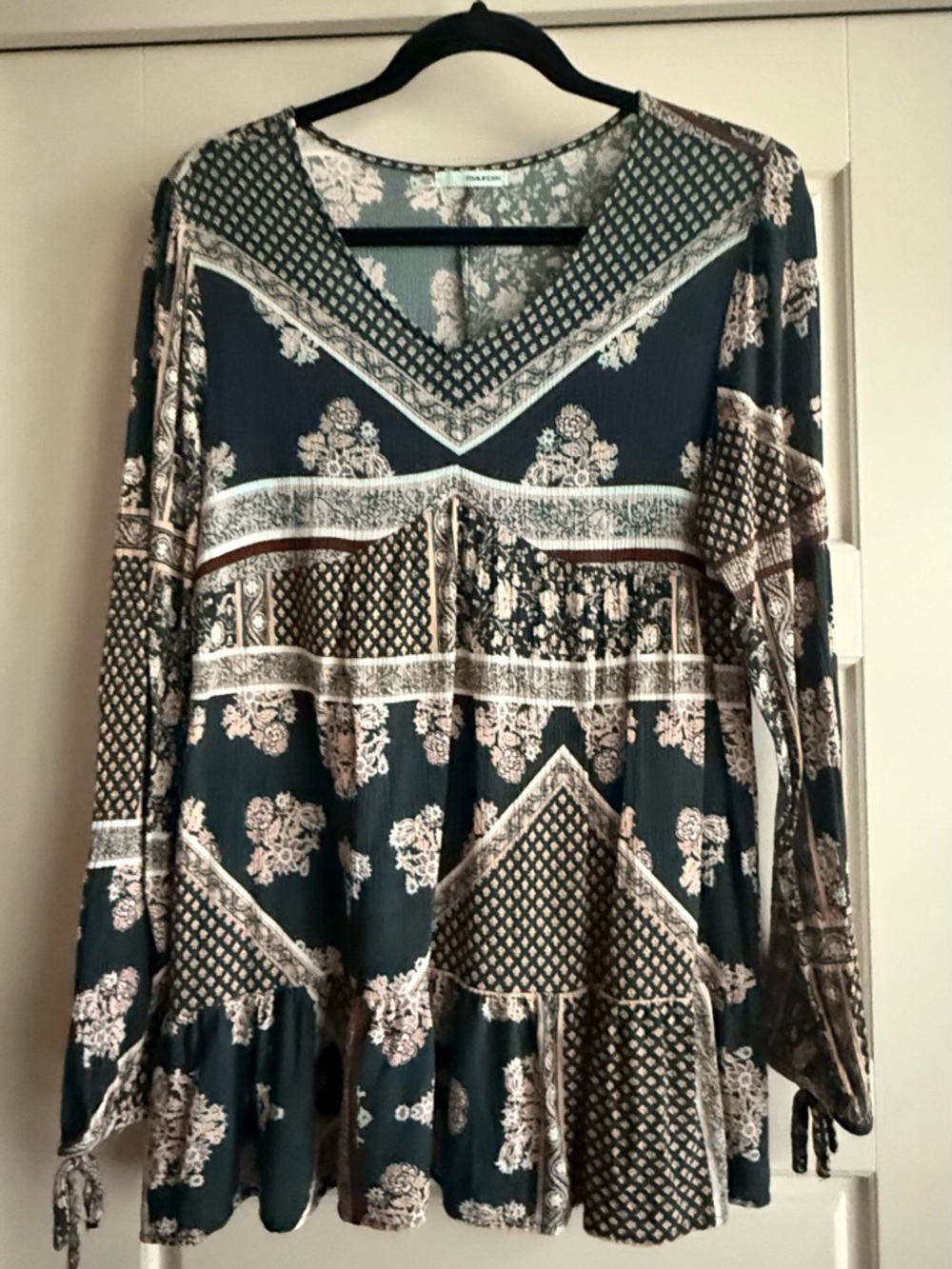 Maurices Black & Cream Boho V-Neck Tunic